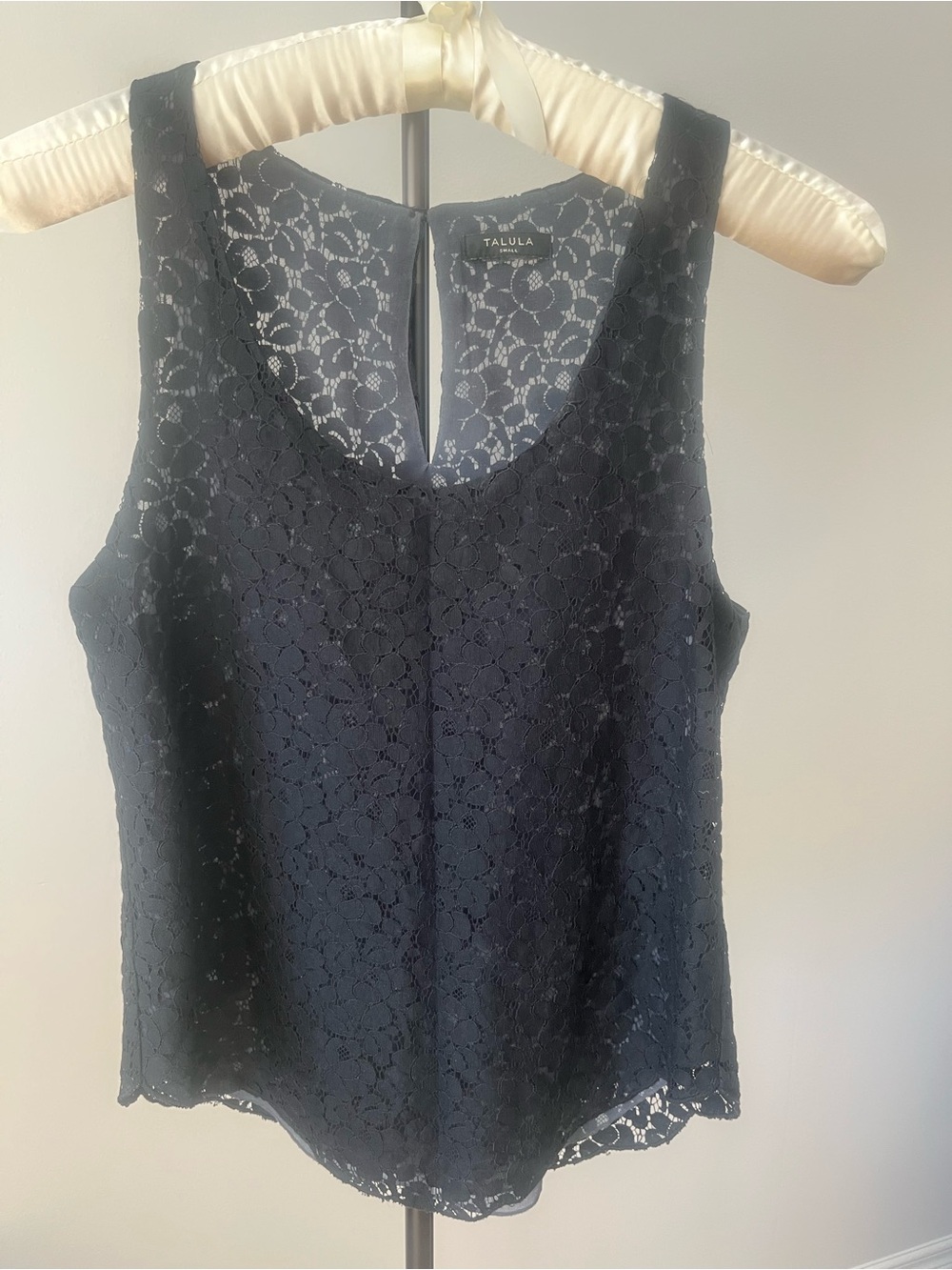 Aritzia Talula Black Lace Tank Top Floral Minimalist Chic Sleeveless Size S